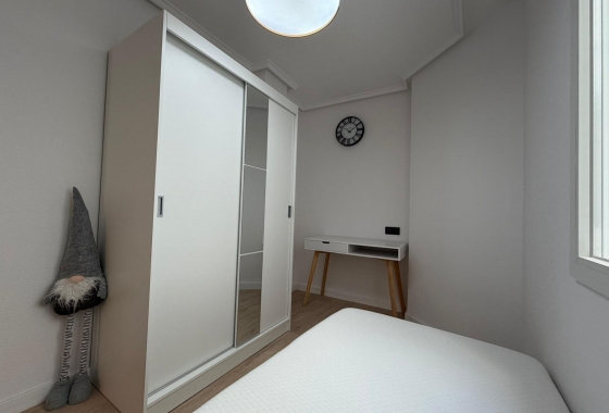 Herverkoop - Appartement / flat - Torrevieja - Playa del Cura