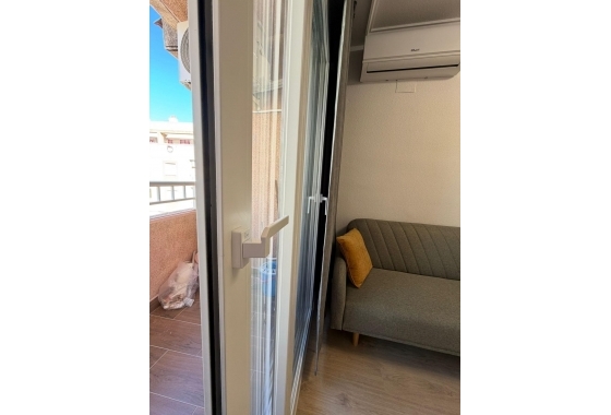 Herverkoop - Appartement / flat - Torrevieja - Playa del Cura