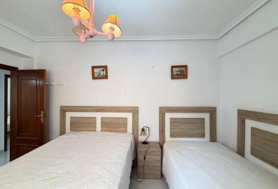 Herverkoop - Appartement / flat - Torrevieja - Estacion De Autobuses