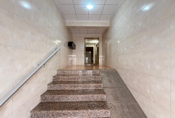Herverkoop - Appartement / flat - Torrevieja - Estacion De Autobuses