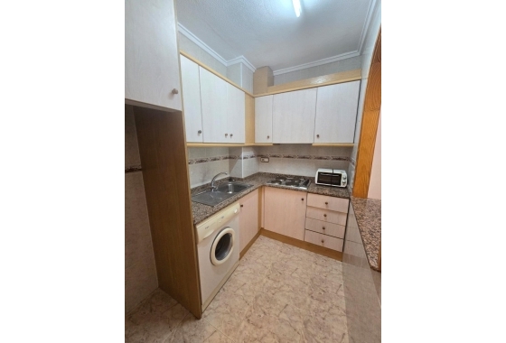 Herverkoop - Appartement / flat - Torrevieja - Habaneras