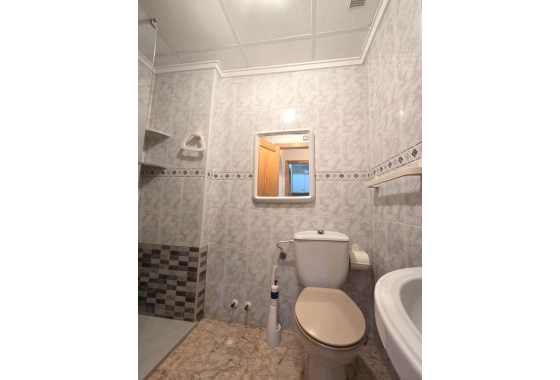 Herverkoop - Appartement / flat - Torrevieja - Habaneras
