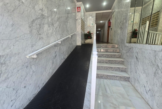 Herverkoop - Appartement / flat - Torrevieja - Habaneras