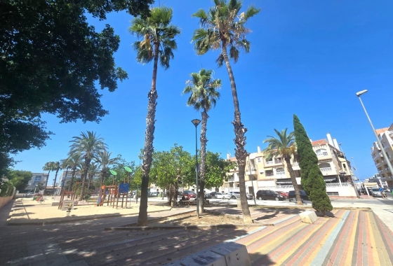 Herverkoop - Appartement / flat - Torrevieja - Habaneras
