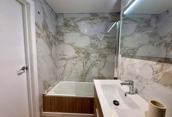 Herverkoop - Appartement / flat - Torrevieja - Habaneras