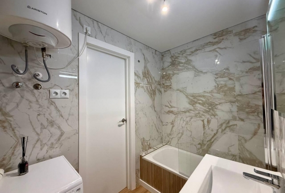 Herverkoop - Appartement / flat - Torrevieja - Habaneras