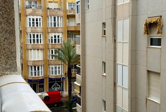 Herverkoop - Appartement / flat - Torrevieja - Habaneras