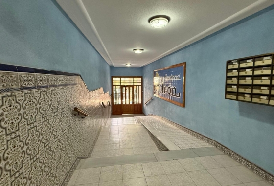 Herverkoop - Appartement / flat - Torrevieja - Habaneras