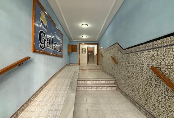 Herverkoop - Appartement / flat - Torrevieja - Habaneras