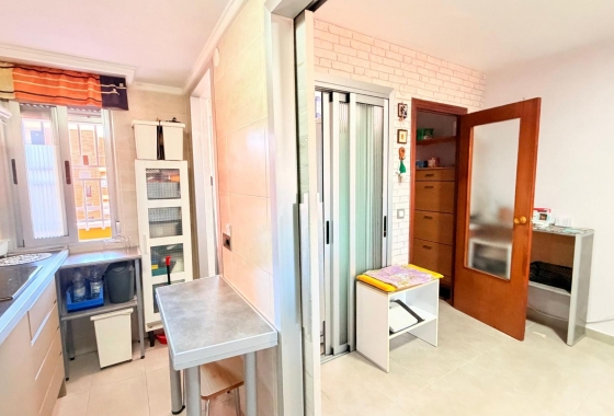 Herverkoop - Appartement / flat - Torrevieja - Playa De Los Naufragos