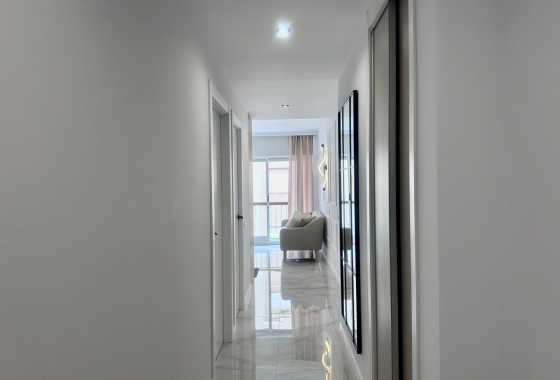 Reventa - Apartamento / piso - Torrevieja - Estacion De Autobuses