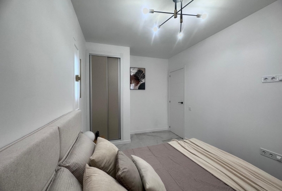 Reventa - Apartamento / piso - Torrevieja - Estacion De Autobuses
