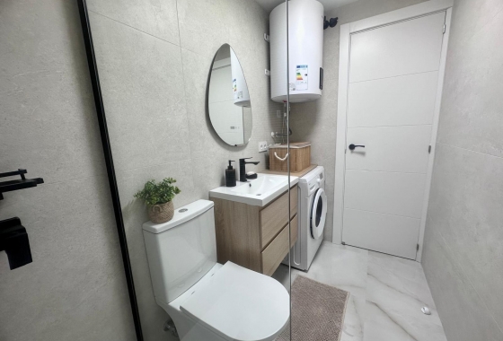 Reventa - Apartamento / piso - Torrevieja - Estacion De Autobuses