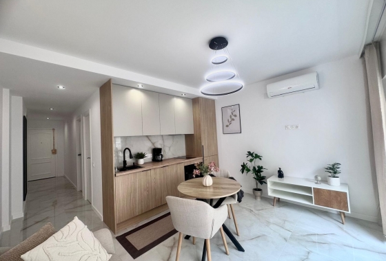 Reventa - Apartamento / piso - Torrevieja - Estacion De Autobuses