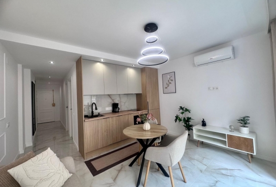 Reventa - Apartamento / piso - Torrevieja - Estacion De Autobuses