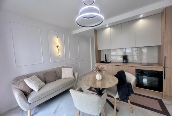 Reventa - Apartamento / piso - Torrevieja - Estacion De Autobuses