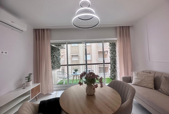 Reventa - Apartamento / piso - Torrevieja - Estacion De Autobuses