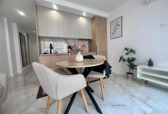 Reventa - Apartamento / piso - Torrevieja - Estacion De Autobuses