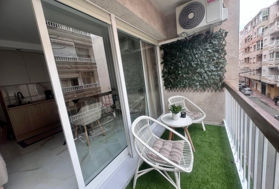 Reventa - Apartamento / piso - Torrevieja - Estacion De Autobuses