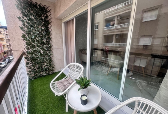 Reventa - Apartamento / piso - Torrevieja - Estacion De Autobuses