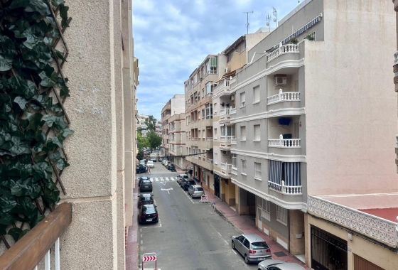 Reventa - Apartamento / piso - Torrevieja - Estacion De Autobuses