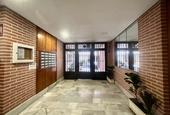 Reventa - Apartamento / piso - Torrevieja - Estacion De Autobuses