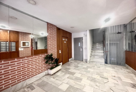 Reventa - Apartamento / piso - Torrevieja - Estacion De Autobuses