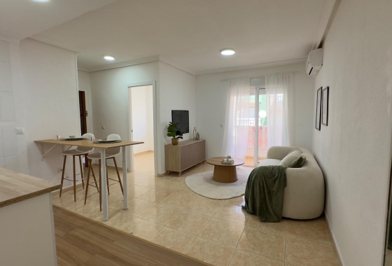 Reventa - Apartamento / piso - Torrevieja - Centro