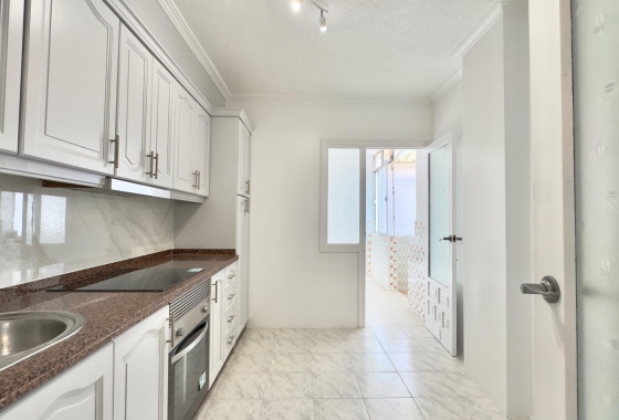 Herverkoop - Appartement / flat - Torrevieja - Estacion De Autobuses