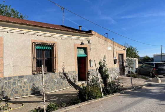 Herverkoop - Finca - Arneva - LOS DESAMPARADOS