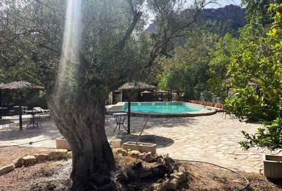 Herverkoop - Finca - Gea Y Truyols - Inland