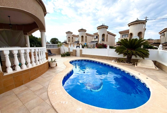 Herverkoop - Villa - Orihuela Costa - Costa Blanca