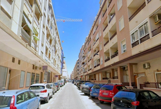 Reventa - Apartamento / piso - Torrevieja - PARQUE DE LAS NACIONES