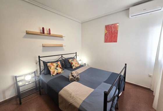 Перепродажа - Квартира - Torrevieja - Las Piscinas Naturales