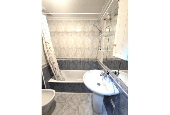 Перепродажа - Квартира - Torrevieja - Las Piscinas Naturales