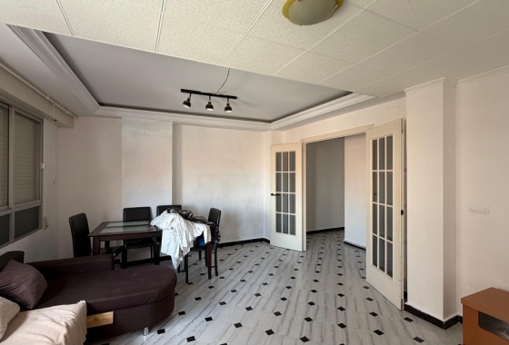 Resale - Apartment / flat - Torrevieja - Centro