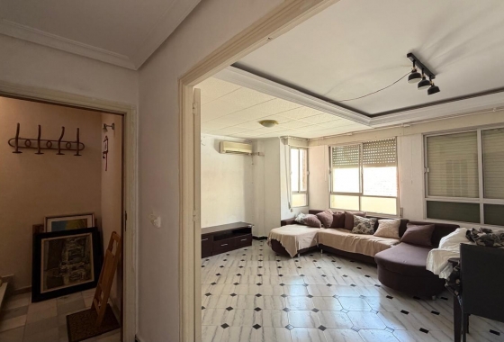 Resale - Apartment / flat - Torrevieja - Centro