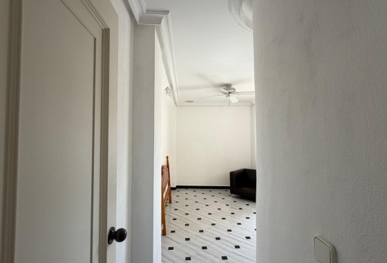 Resale - Apartment / flat - Torrevieja - Centro