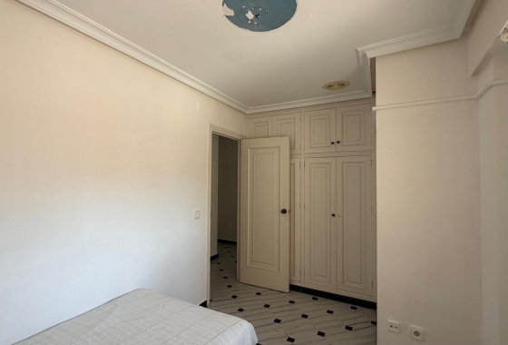 Resale - Apartment / flat - Torrevieja - Centro