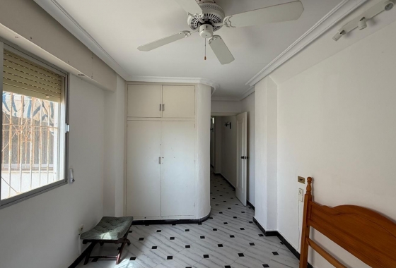Resale - Apartment / flat - Torrevieja - Centro
