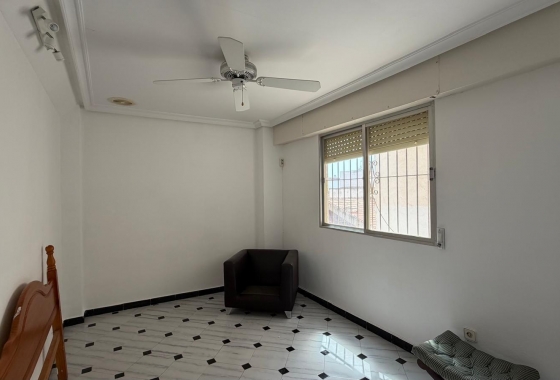 Resale - Apartment / flat - Torrevieja - Centro
