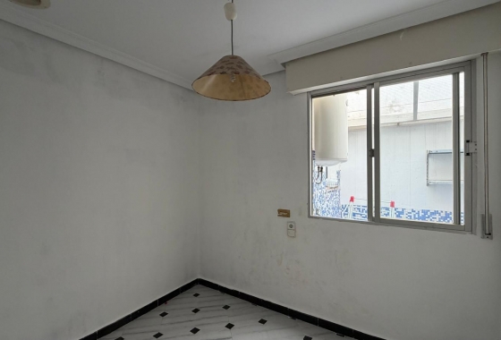 Resale - Apartment / flat - Torrevieja - Centro