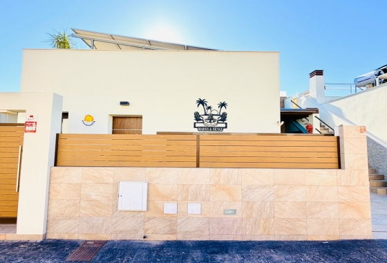 Перепродажа - Таунхаус - Los Montesinos - La Herada
