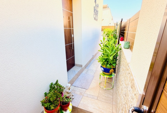 Перепродажа - Таунхаус - Los Montesinos - La Herada