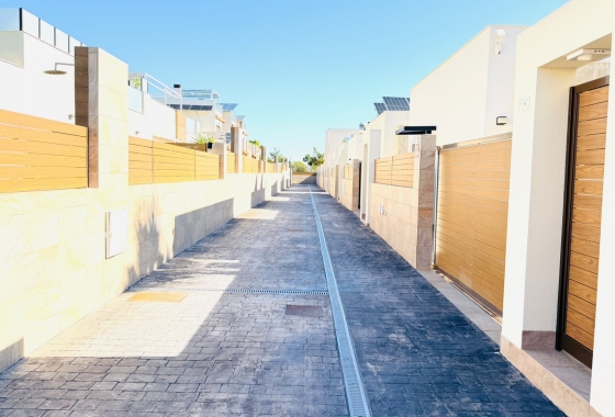 Перепродажа - Таунхаус - Los Montesinos - La Herada