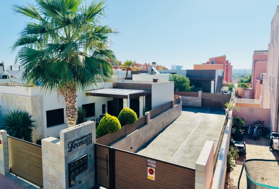 Перепродажа - Таунхаус - Los Montesinos - La Herada
