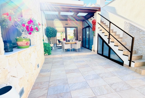Перепродажа - Таунхаус - Los Montesinos - La Herada