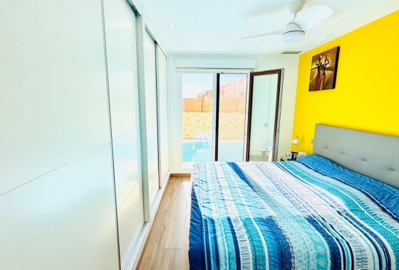 Перепродажа - Таунхаус - Los Montesinos - La Herada