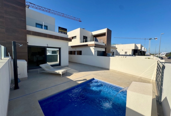 Resale - Villa - Daya Nueva - Centro