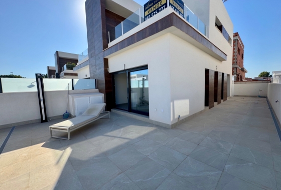 Resale - Villa - Daya Nueva - Centro